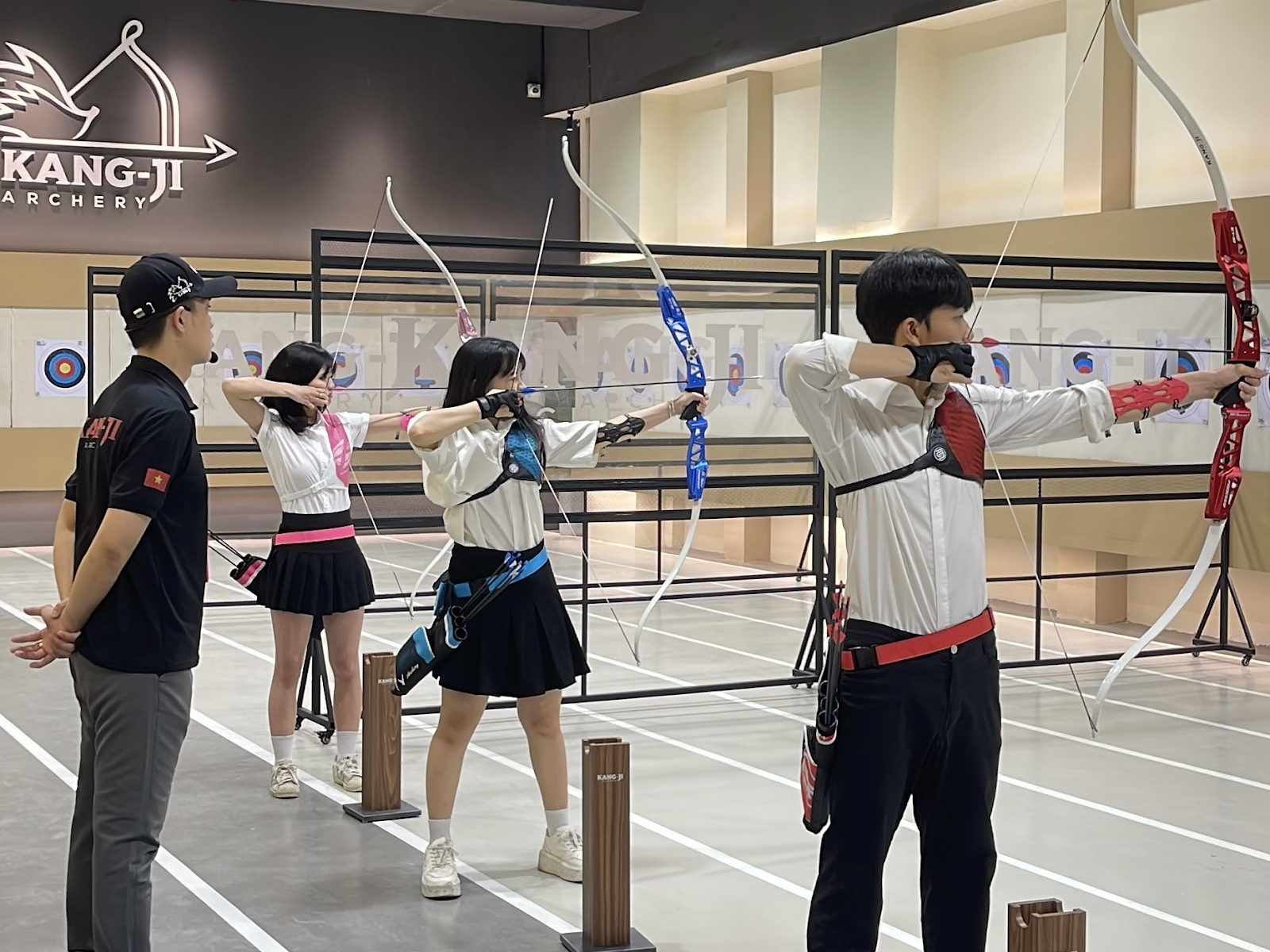 Kang-Ji Archery là một sân bắn cung Hàn Quốc, thiết kế hiện đại và chuyên nghiệp tại Hà Nội
