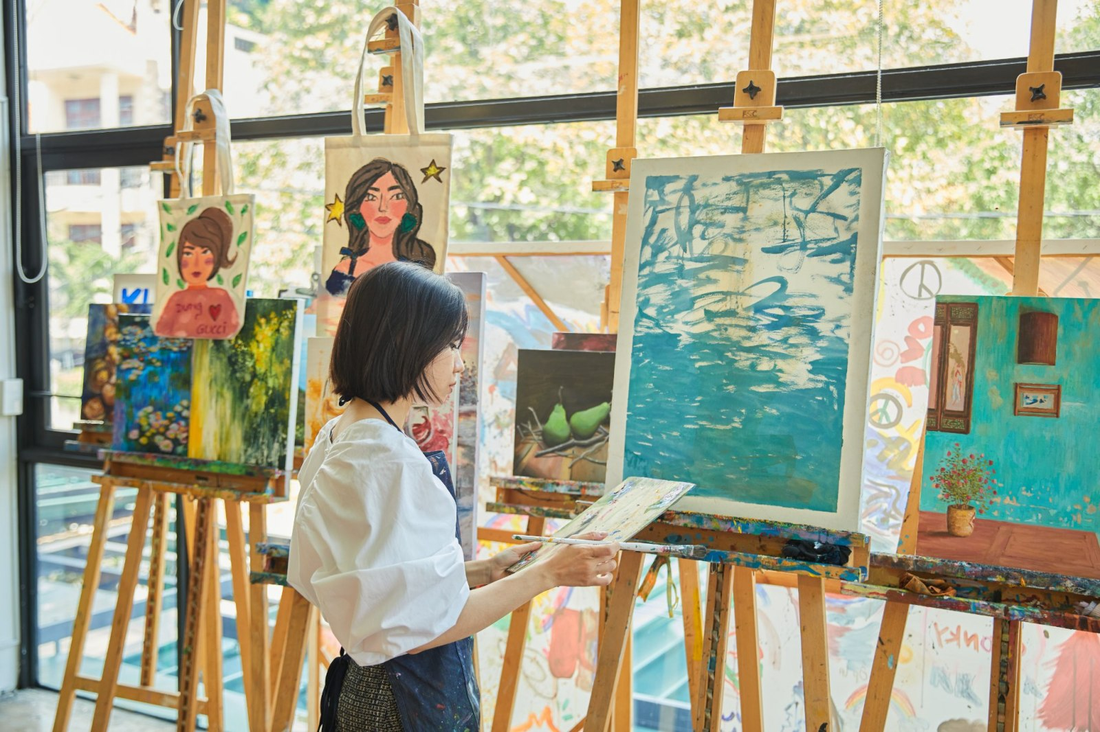 Lớp học trải nghiệm nghệ thuật làm gốm, tạo kỷ niệm đáng nhớ làm quà sinh nhật bạn thân nữ