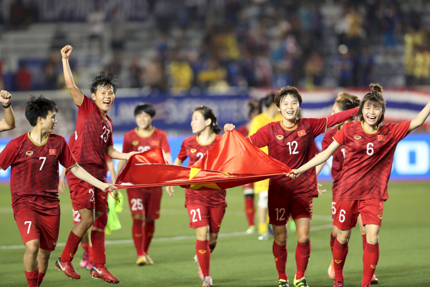 Đội tuyển bóng đá Việt Nam thi đấu, minh chứng sự phát triển nhờ FIFA
