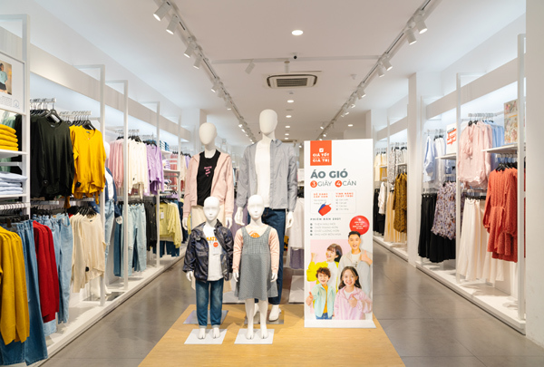 Bảng hiệu thương hiệu thời trang Canifa Việt Nam tại trung tâm Parc Mall Quận 8
