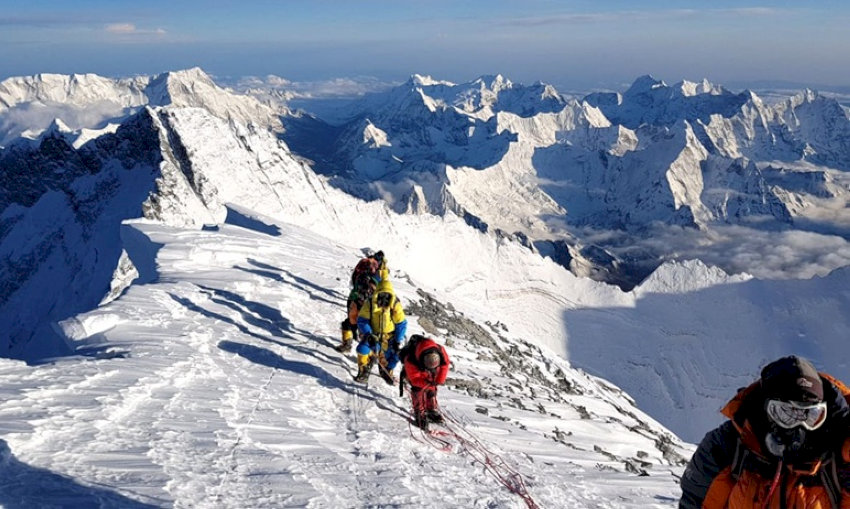 Chinh phục Everest Base Camp là mơ ước của nhiều trekker.