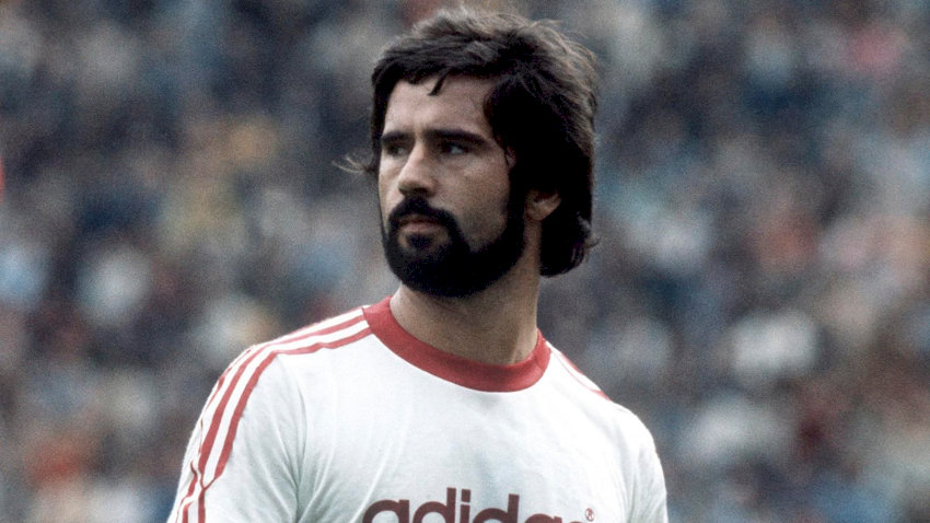 Gerd Müller, "Der Bomber" của Đức, nổi tiếng với khả năng ghi bàn đáng kinh ngạc