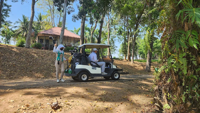Giá vé Dong Nai Golf Resort bao gồm xe trung chuyển và caddy hỗ trợ