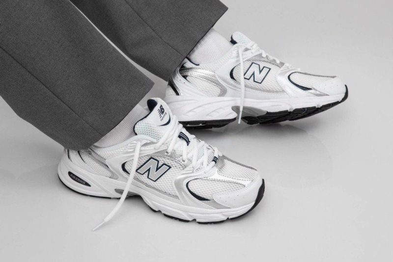 Giày New Balance thiết kế đơn giản, tinh tế, dễ phối đồ và công nghệ Fresh Foam êm ái