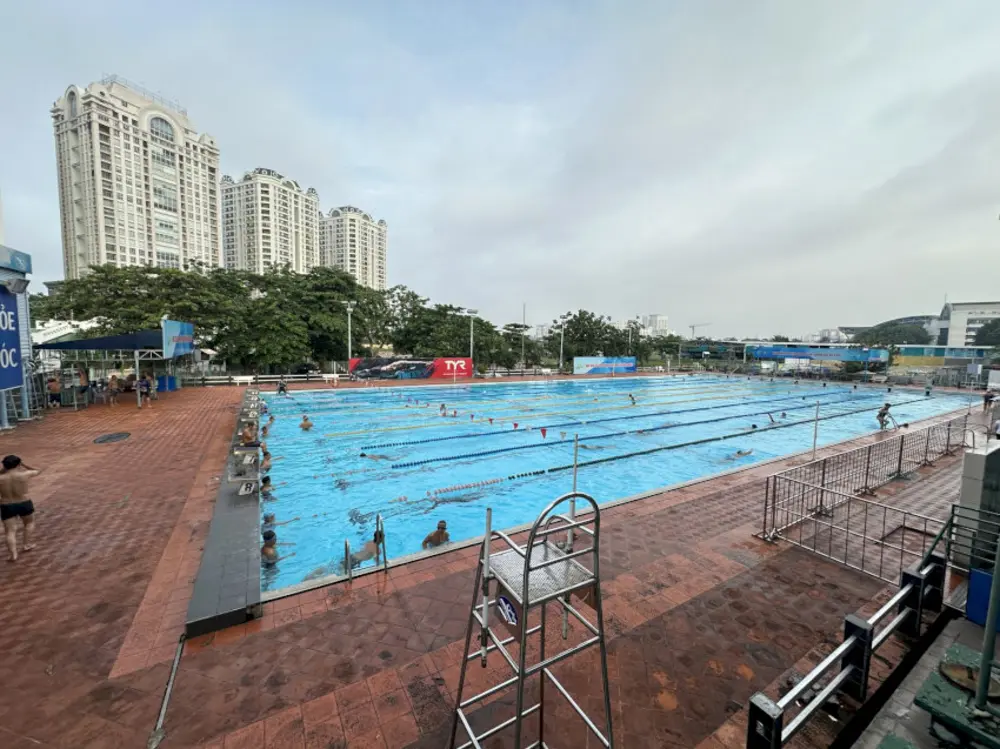 Hồ bơi Phú Thọ mở cửa vào tất cả các ngày trong tuần, phục vụ khách hàng đa dạng