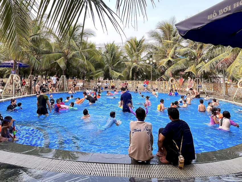 Bể bơi tròn an toàn dành riêng cho trẻ nhỏ tại Hồ bơi Hoàng Hùng
