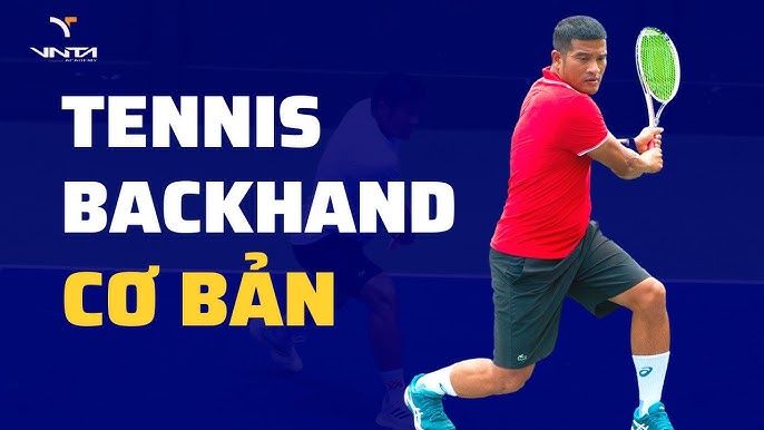 Sân Tennis với lưới và bóng, sẵn sàng cho một buổi tập luyện tại Hà Nội