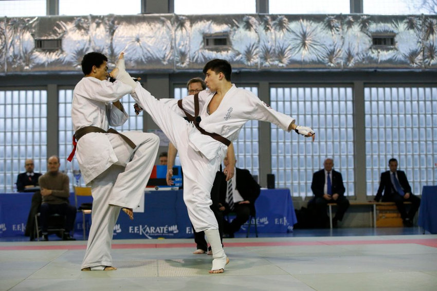 Kyokushin Karate nổi tiếng với phong cách cận chiến khốc liệt, sức mạnh thể chất vượt trội và tinh thần chiến đấu không khoan nhượng 