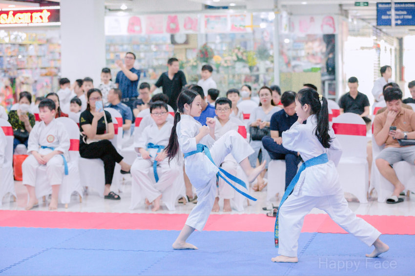 Linh hoạt né tránh, tạo khoảng cách và tận dụng thời cơ tấn công trở lại với kỹ thuật di chuyển 