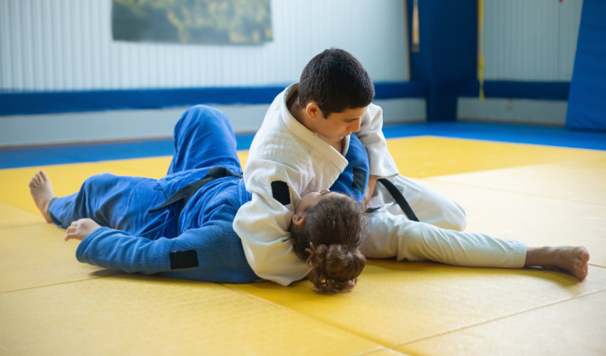 Kỹ thuật Osaekomi-waza, ghim giữ và kiểm soát đối thủ trên mặt đất trong Judo