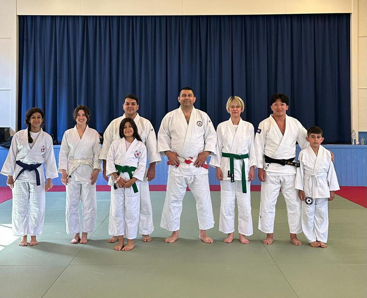 Trẻ em và người lớn cùng tập Judo, chứng minh sự phù hợp cho mọi lứa tuổi