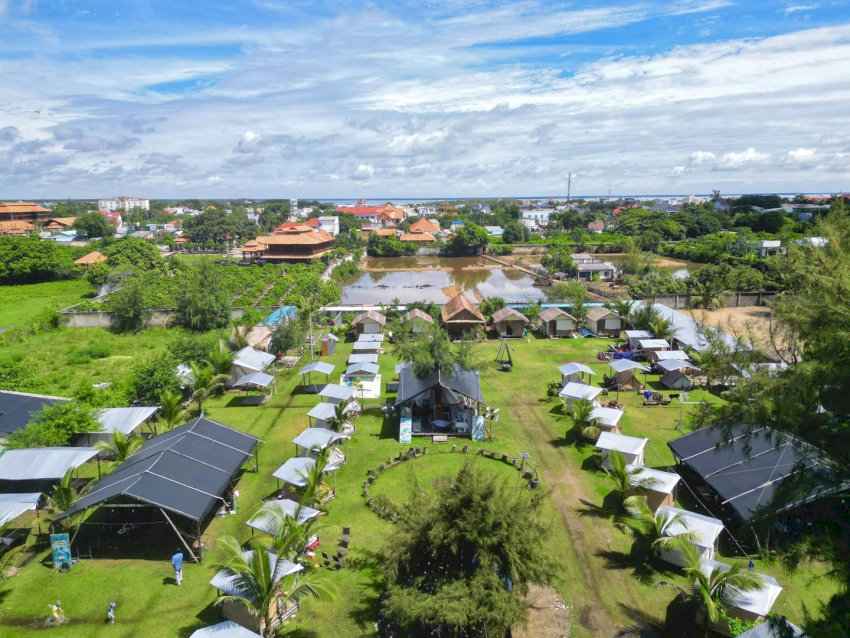 Khu vực cắm trại Eco Beach Cần Giờ được bố trí hài hòa với thiên nhiên, mang đến không gian thư giãn lý tưởng
