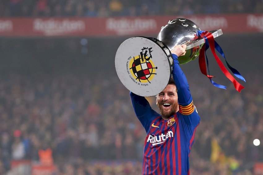 Lionel Messi ăn mừng trong màu áo Barcelona, cầu thủ ghi bàn kỷ lục tại La Liga