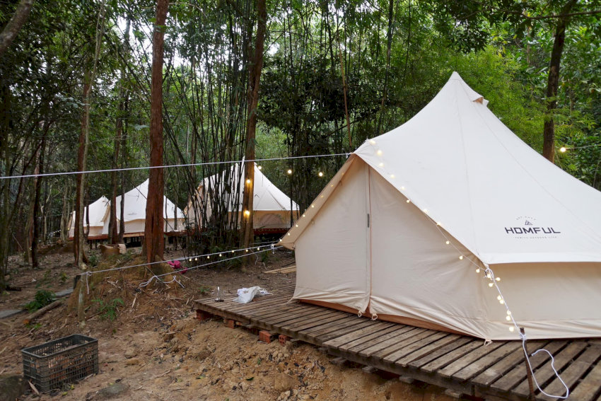 Dịch vụ cho thuê lều camping tiện lợi giúp du khách trải nghiệm cắm trại trên đỉnh núi Dinh