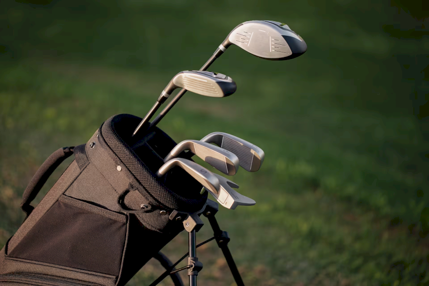 Bộ gậy golf cơ bản cần thiết cho người mới bắt đầu luyện tập