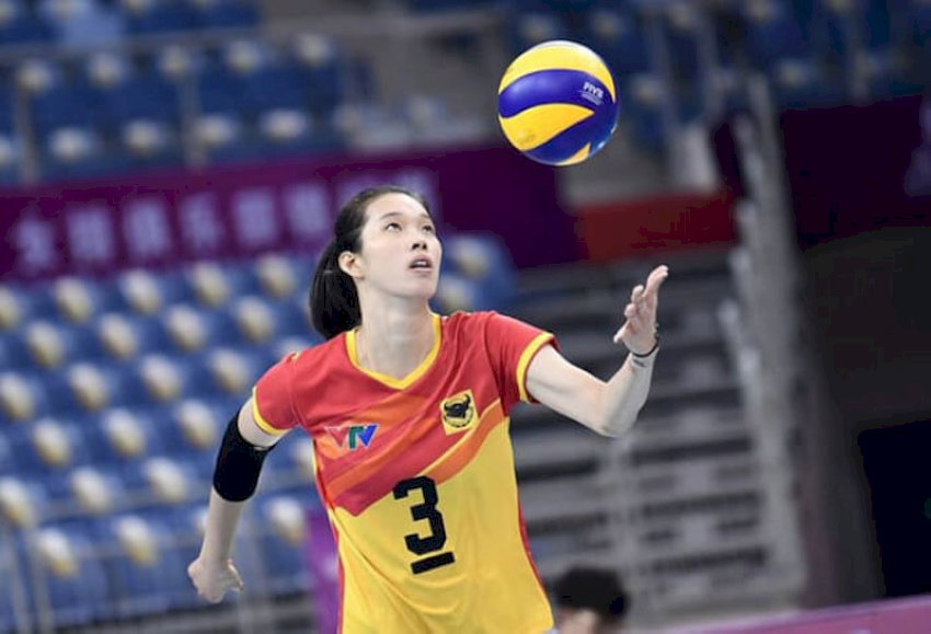 Phát bóng chuyền thấp tay