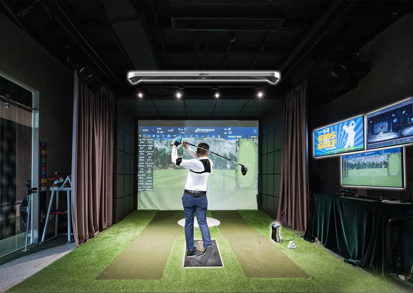 Golfer luyện tập hiệu quả với Golf 3D tại nhà, tối ưu thời gian và chi phí