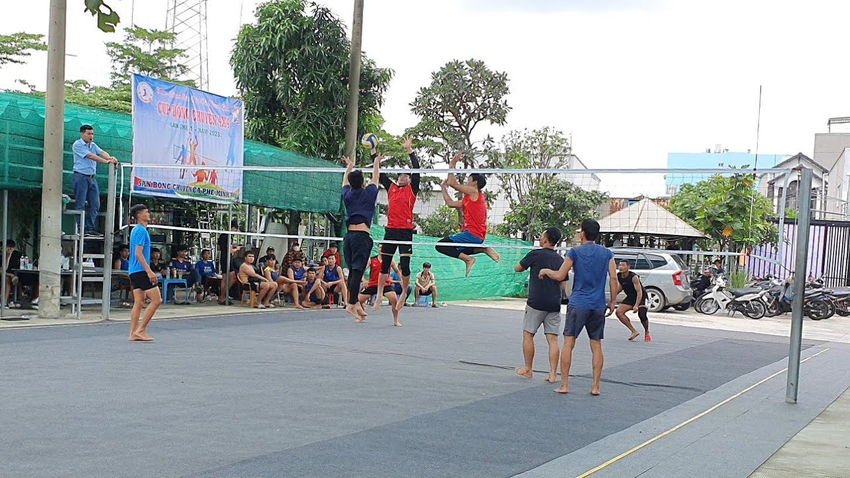 Hệ thống sân bóng chuyền Minh Râu có cơ sở vật chất hiện đại