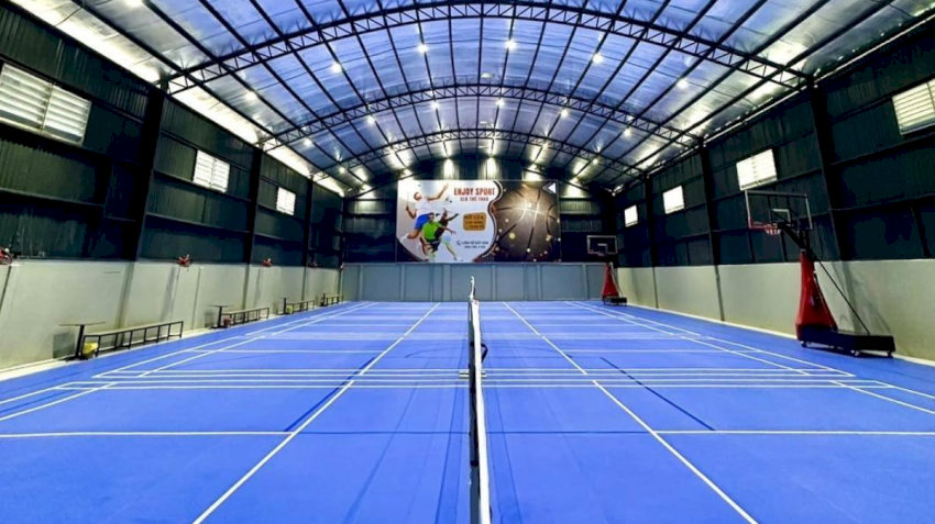 Tổng quan 8 sân cầu lông hiện đại tại Enjoy Sport Gò Vấp bố trí liền kề
