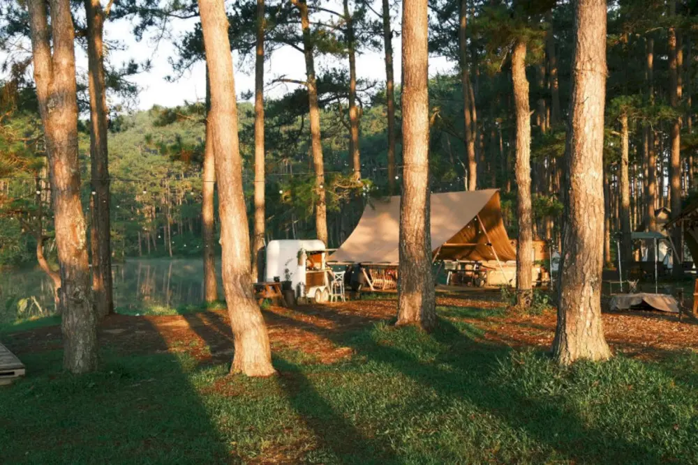 Tầm nhìn ra bờ hồ lãng mạn