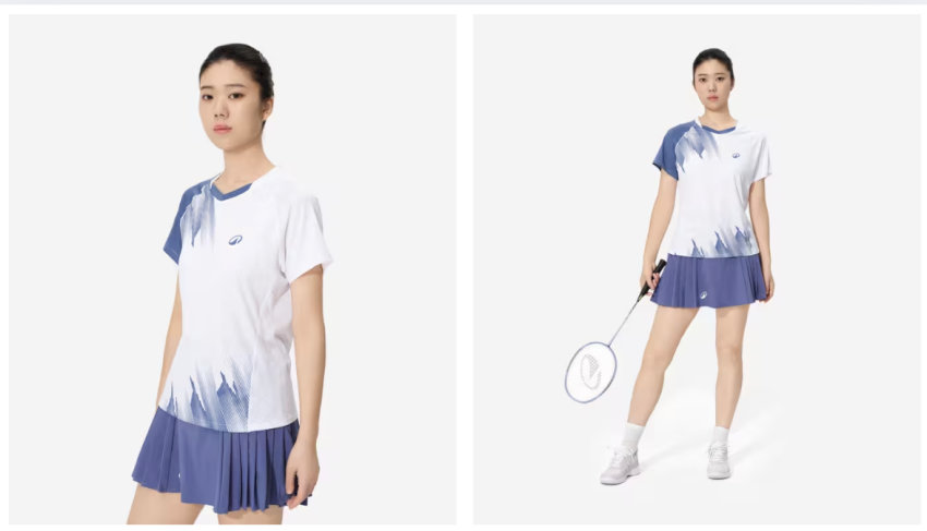 trang phục đánh cầu lông nữ Lite 560 màu xanh dương phối trắng với áo thun họa tiết vệt cọ cá tính và chân váy xếp ly năng động
