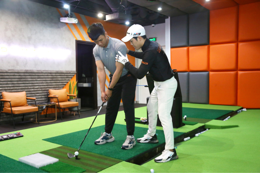 Tư thế chuẩn bị (Setup) trong Golf 3D giúp Golfer kiểm soát cú đánh chính xác