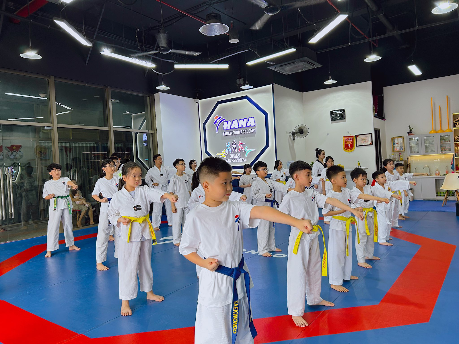 Lớp học Taekwondo Hà Nội có giờ giấc đa dạng phù hợp nhiều đối tượng