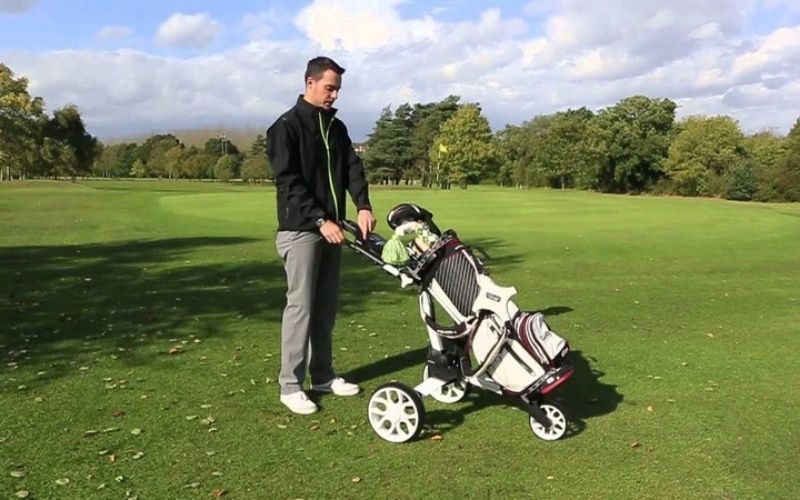 Thiết bị buggy chuyên dụng hỗ trợ vận chuyển túi gậy golf