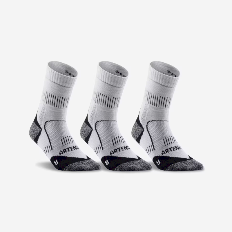 Ưu tiên tất làm từ các chất liệu thấm hút mồ hôi tốt như cotton.