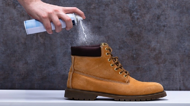 Xịt khử mùi hôi giày tiện lợi, hiệu quả nhanh chóng.