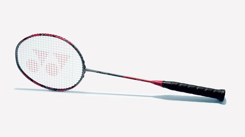 Yonex ArcSaber 11 được mệnh danh là “ông vua điều cầu”, nổi tiếng với sự cân bằng và kiểm soát.