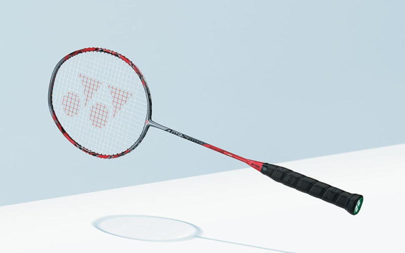 Yonex Voltric Z-Force II LCW Limited là cây vợt cầu lông đắt nhất thế giới hiện nay, biểu tượng của sức mạnh và độc quyền.