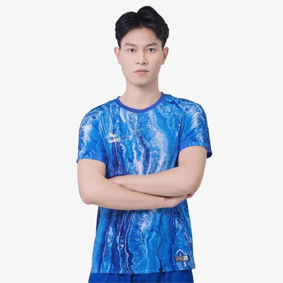 Mẫu áo đá bóng không logo Kamito Lightning màu xanh bích đậm, mang lại cảm giác thoải mái khi thi đấu.