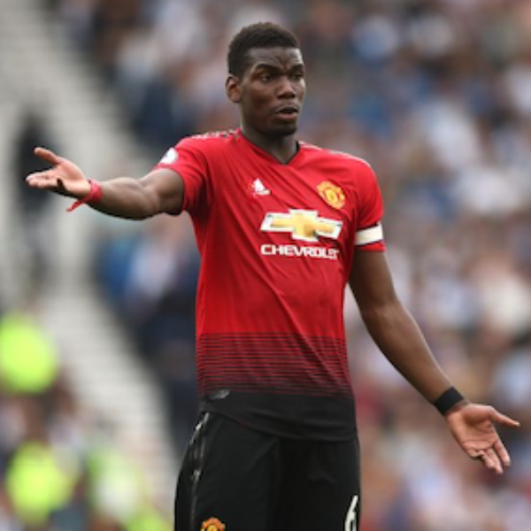 Áo đấu sân nhà Manchester United 2018-2019 với sọc đen