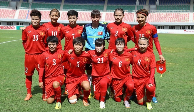 Đội tuyển bóng đá nữ Việt Nam chuẩn bị cho trận đấu tại SEA Games