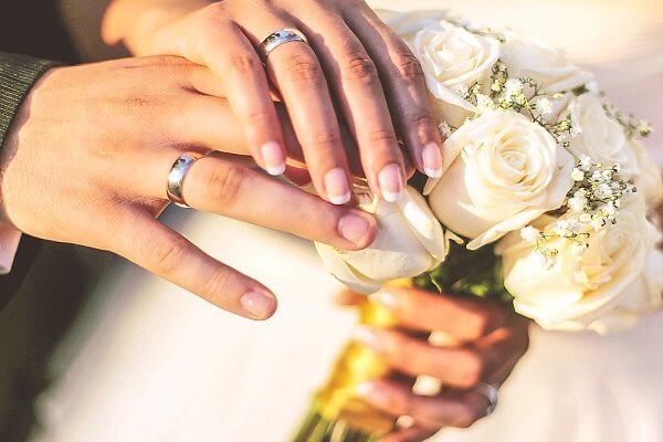 Khán giả cuồng nhiệt tại sự kiện thể thao, tận hưởng ưu đãi vé
