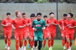 HLV Kim Sang Sik cùng đội tuyển U23 Việt Nam chuẩn bị cho lịch thi đấu bóng đá Đông Nam Á