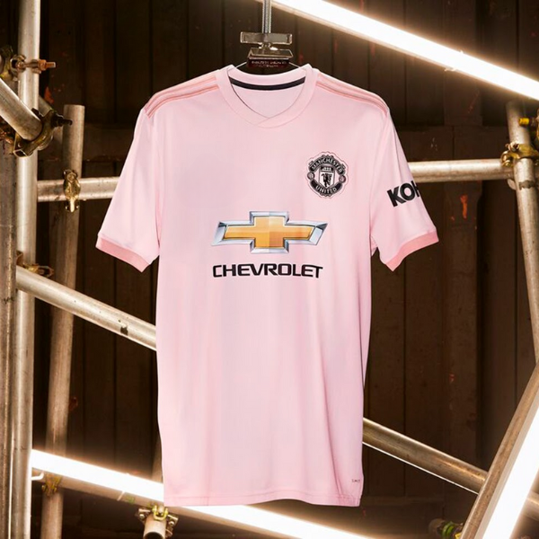 Áo đấu sân khách màu hồng của CLB Manchester United trong mùa giải 2018 - 2019