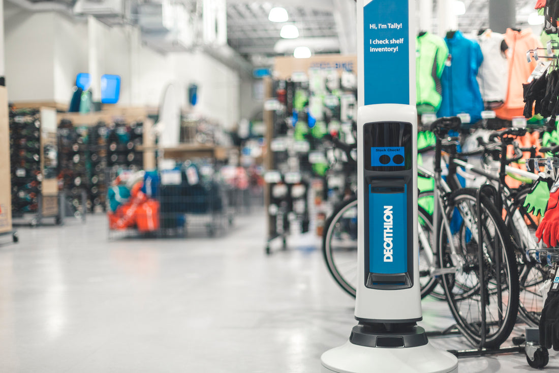 Một robot đang làm việc trong môi trường công nghiệp, biểu thị sự hiệu quả và tự động hóa trong quy trình