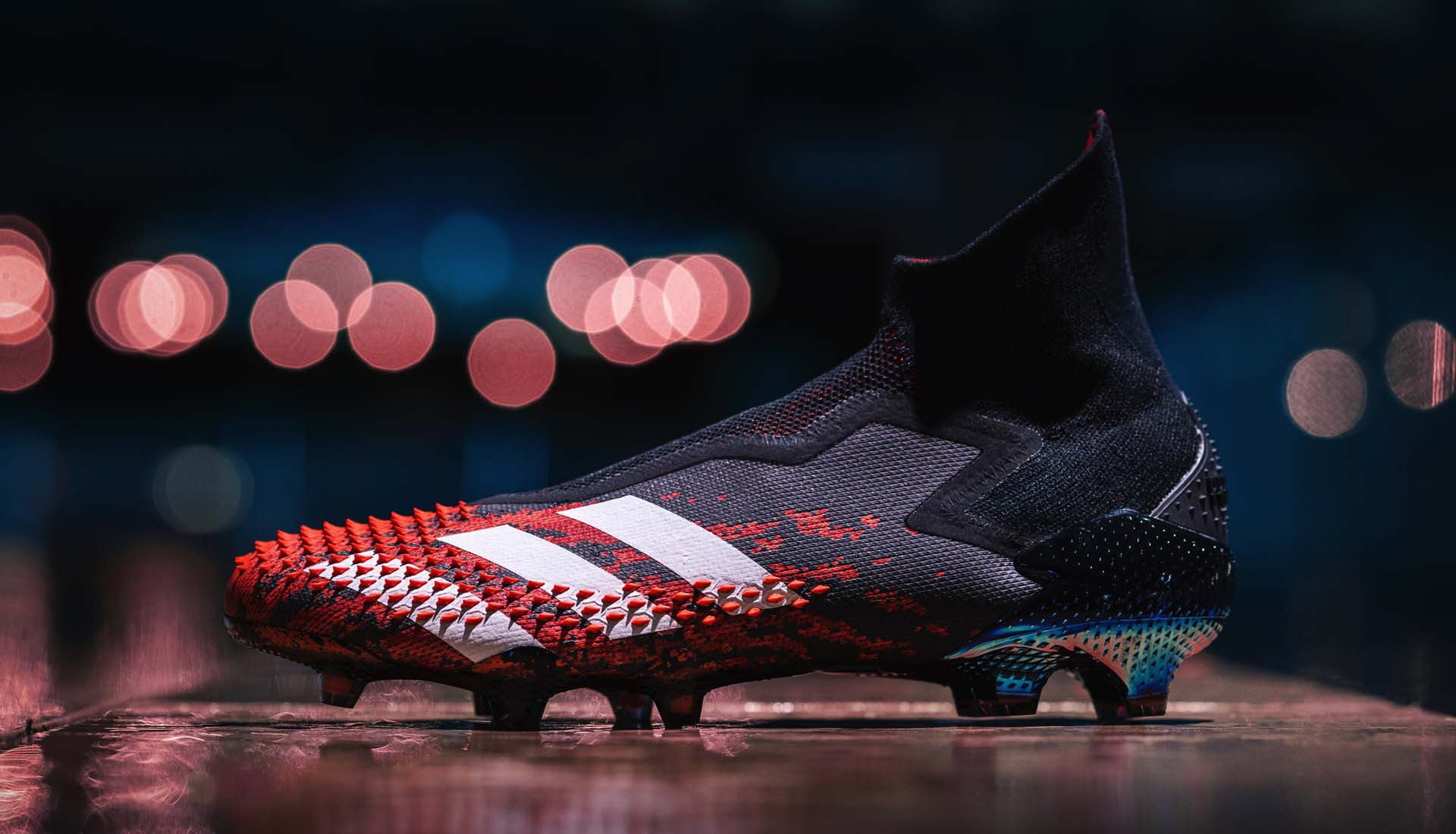 Adidas Predator cổ cao tăng cường hiệu suất và tác dụng của đá bóng