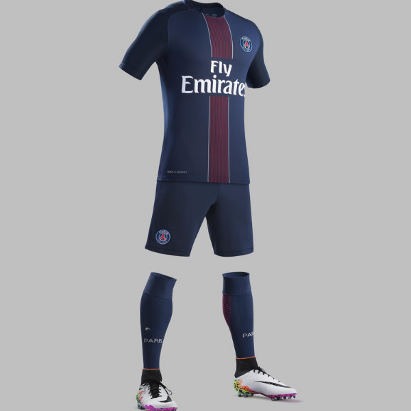 Áo bóng đá Paris Saint Germain sân nhà mùa 2016-2017 với thiết kế sọc Hechter hiện đại.