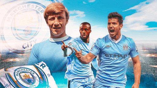 Áo đấu Manchester City những năm đầu, với thiết kế sọc xanh trắng truyền thống