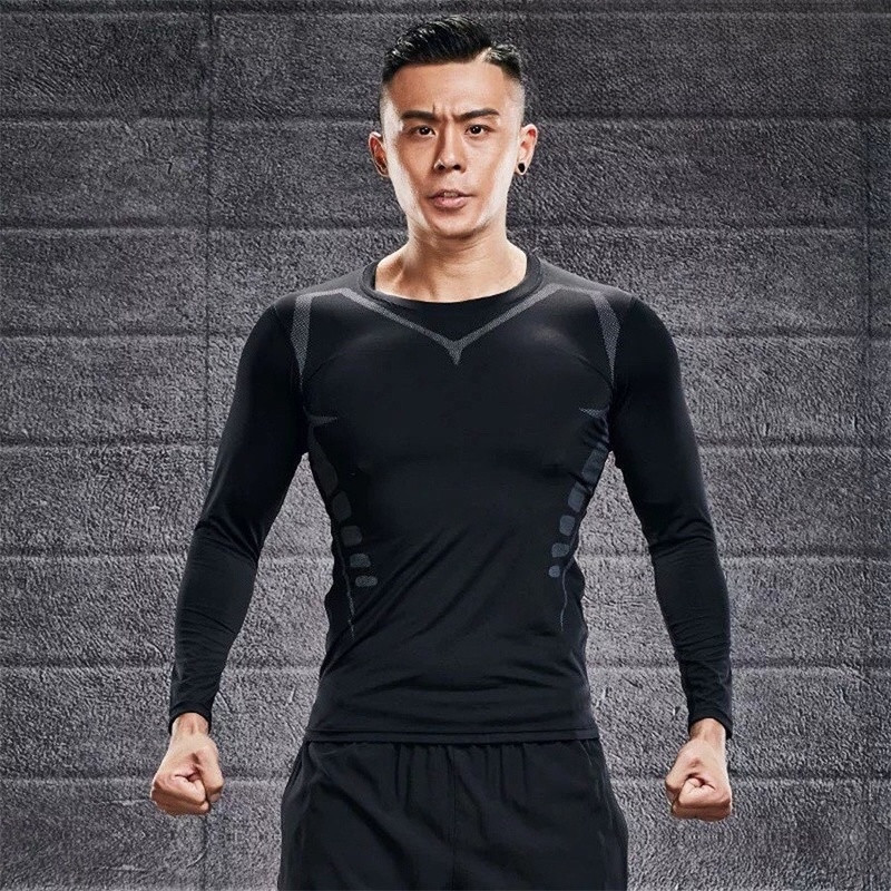 Áo mang họa tiết độc đáo, thể hiện cá tính
