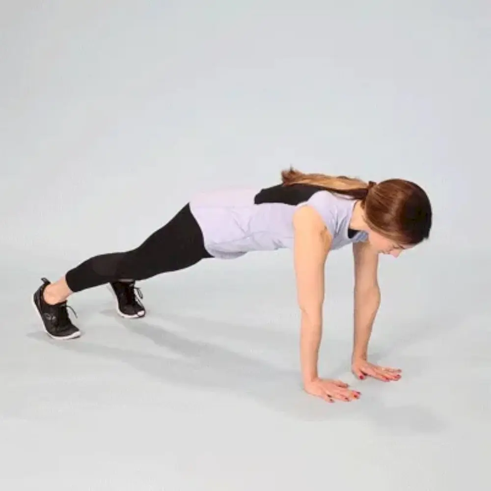Chống đẩy tay hẹp Close-Grip Push-Ups kích hoạt mạnh cơ tay sau