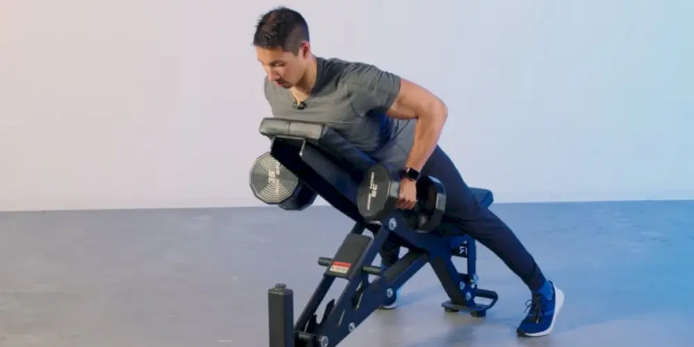 Kỹ thuật chuẩn của bài tập tay sau Incline Row trên ghế nghiêng