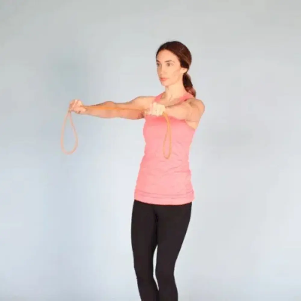Resistance Band Pull-Apart tăng cường cơ vai sau và lưng trên