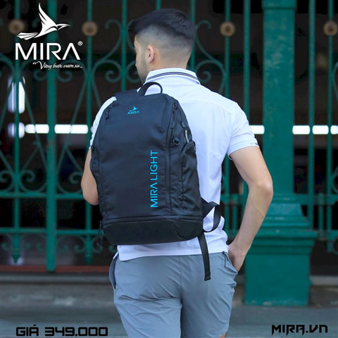 Balo Mira Light Đen Xanh, với thiết kế hiện đại và ngăn chứa giày riêng biệt.