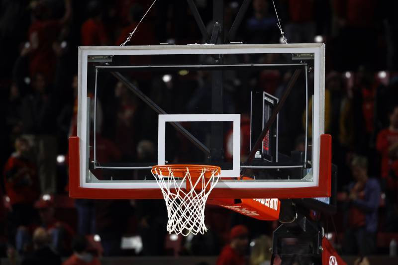 Bảng bóng rổ tiêu chuẩn FIBA với các thông số kỹ thuật chi tiết