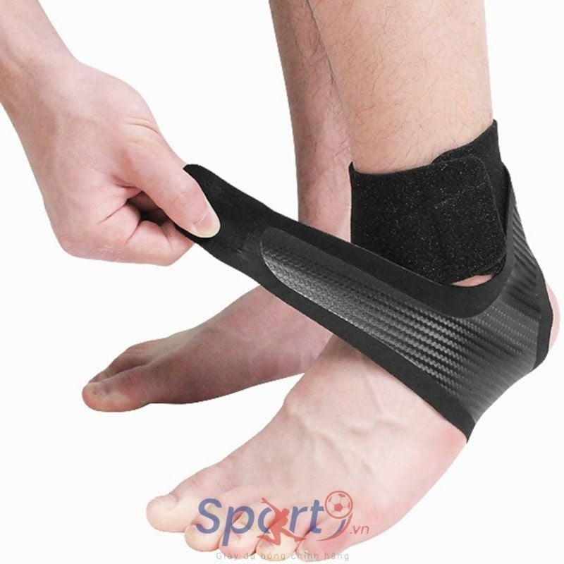 Băng cuốn cổ chân là công cụ hỗ trợ phục hồi chấn thương và thi đấu rất quan trọng