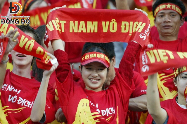 Băng rôn cầm tay cổ vũ bóng đá